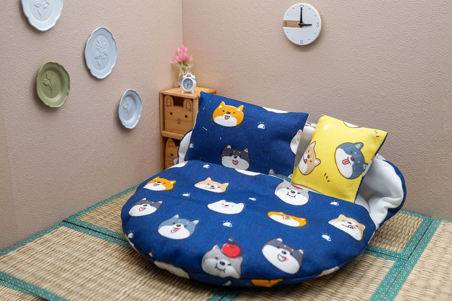 Round Bed