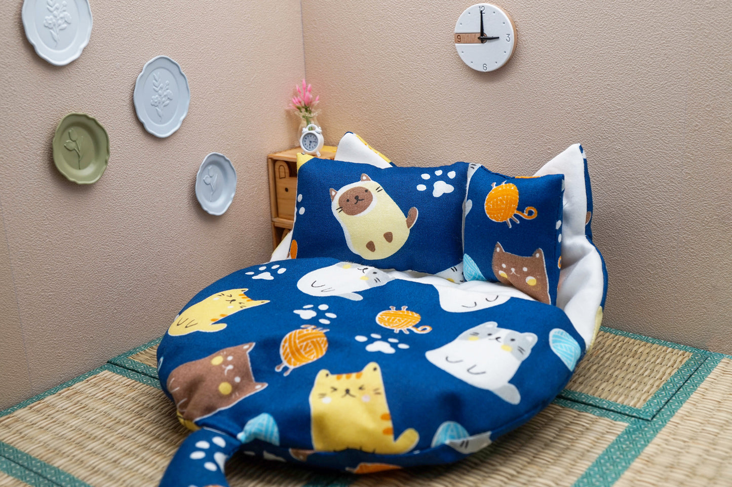 Round Bed