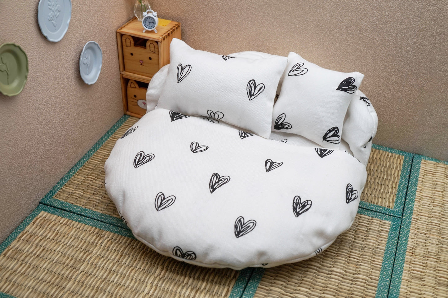 Round Bed