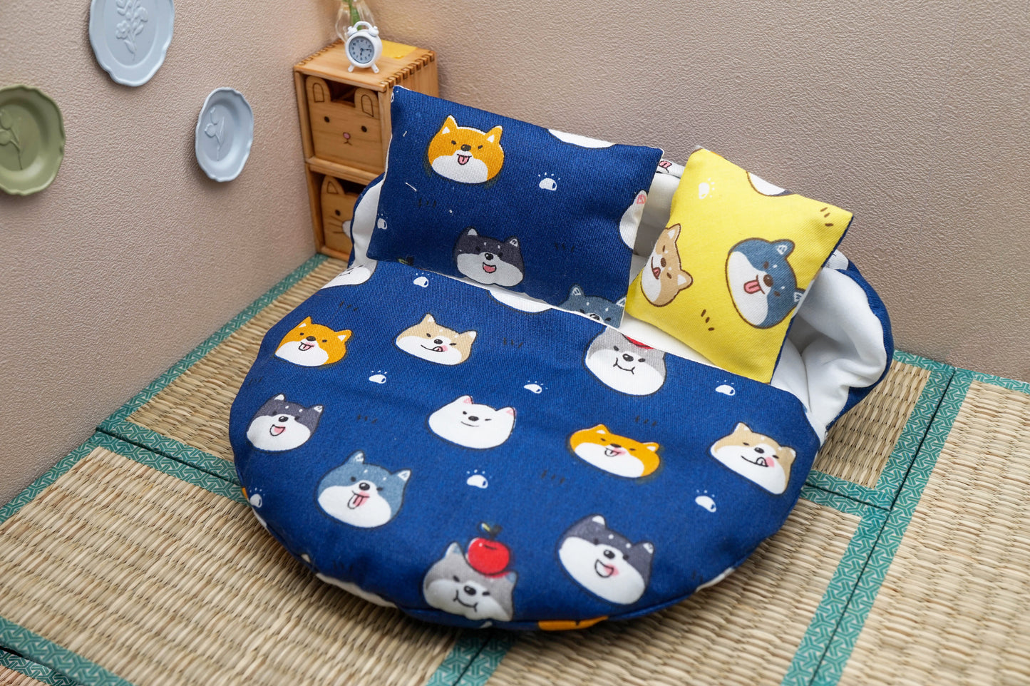 Round Bed