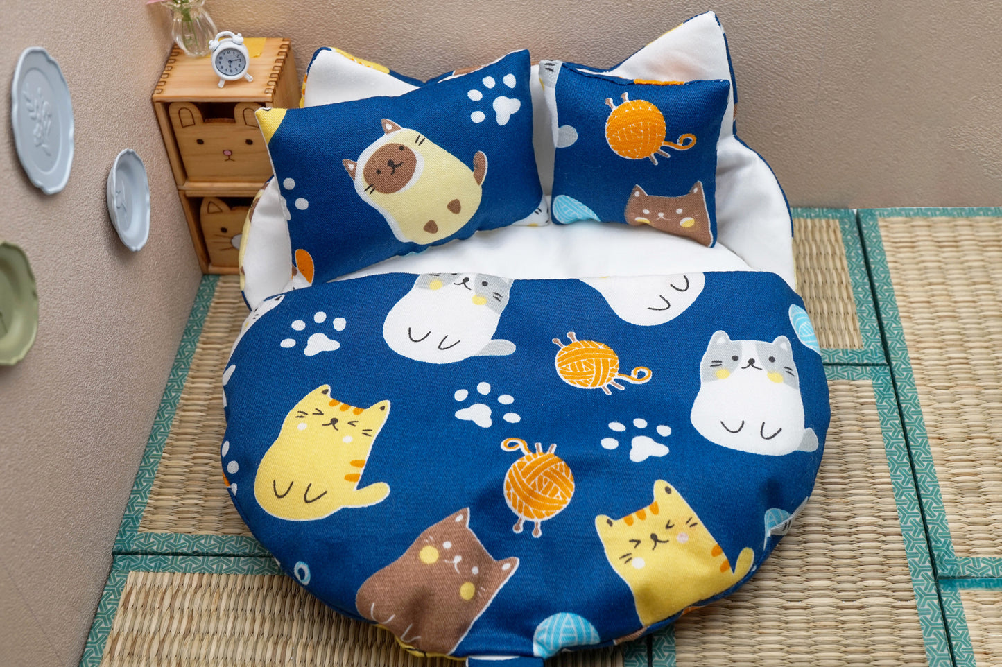 Round Bed