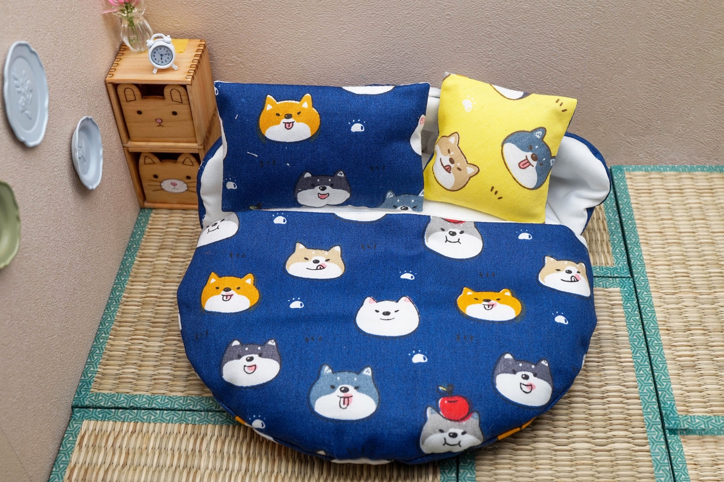 Round Bed