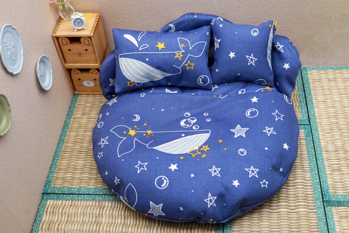 Round Bed