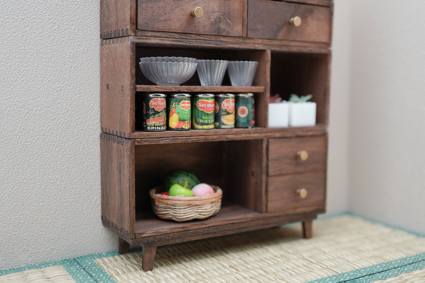 Customizable Storage Shelves